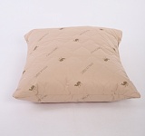 Подушка 70х70 Верблюд (верхний слой: синтетическое волокно с добавлением шерсти, наполнитель: силиконизированное шаровое волокно, чехол: тик смесовый)