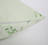 Подушка Бамбук 70х70см (внешний слой: синтетическое волокно с добавлением бамбуковых волокон, наполнитель: силиконизированное шаровое волокно, чехол: тик смесовый)