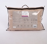 Подушка 50х70 Верблюд (внешний слой: синтетическое волокно с добавлением шерсти, наполнитель: искусственный лебяжий пух, чехол: тик смесовый)