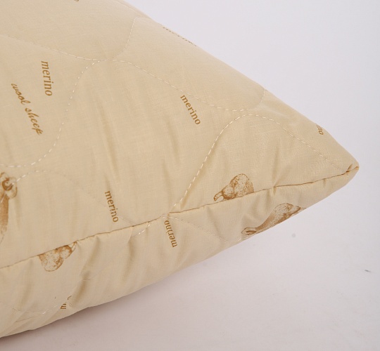 Подушка 50х70 Овечка (внешний слой: синтетическое волокно с добавлением шерсти, наполнитель: искусственный лебяжий пух, чехол: тик смесовый)